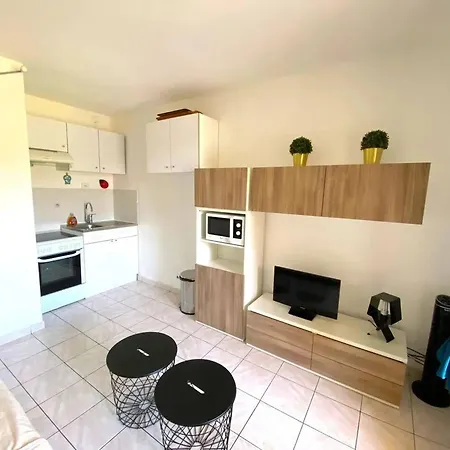Studio Charmant A Sur Mer 25m² Piscine Partagee