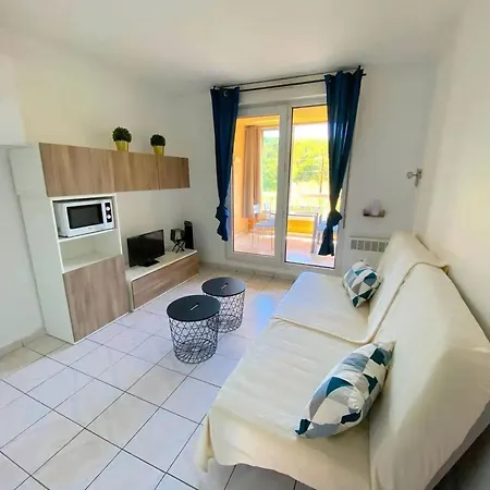 Appartement Studio Charmant A Sur Mer 25m² Piscine Partagee